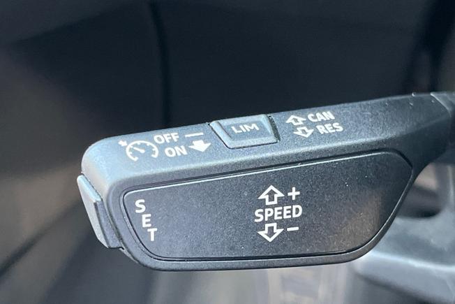 AUDI e-tron Photo 26