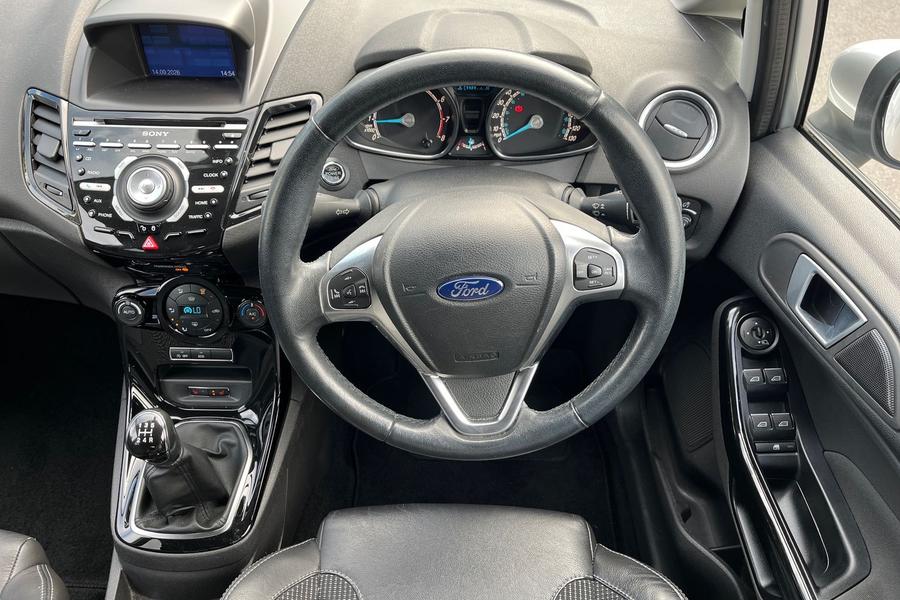 Ford FIESTA Photo autoimg-2d9eef69a05e63d32409b15292dfc0da98105c43.jpg