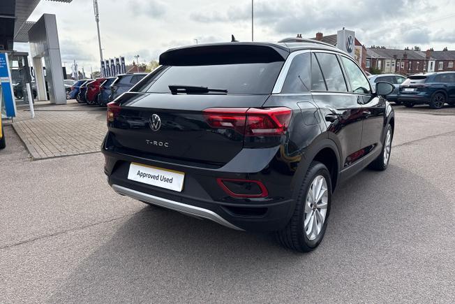 VOLKSWAGEN T-Roc Photo 24