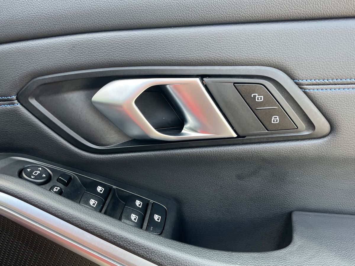 BMW 3 Series Photo 27