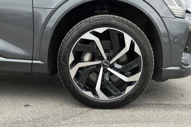 AUDI e-tron Photo 5