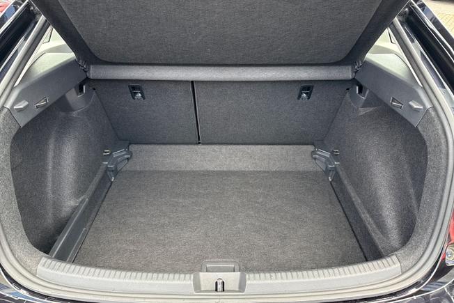 VOLKSWAGEN Taigo Photo 12
