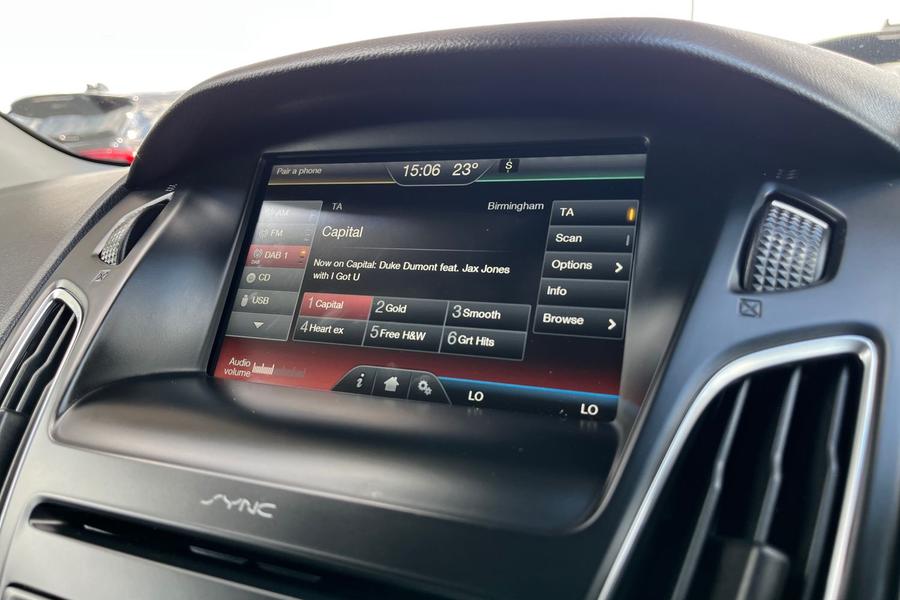 Ford FOCUS Photo autoimg-2daad223fed7a8d4ad7e7b733497c6158031f7ff.jpg