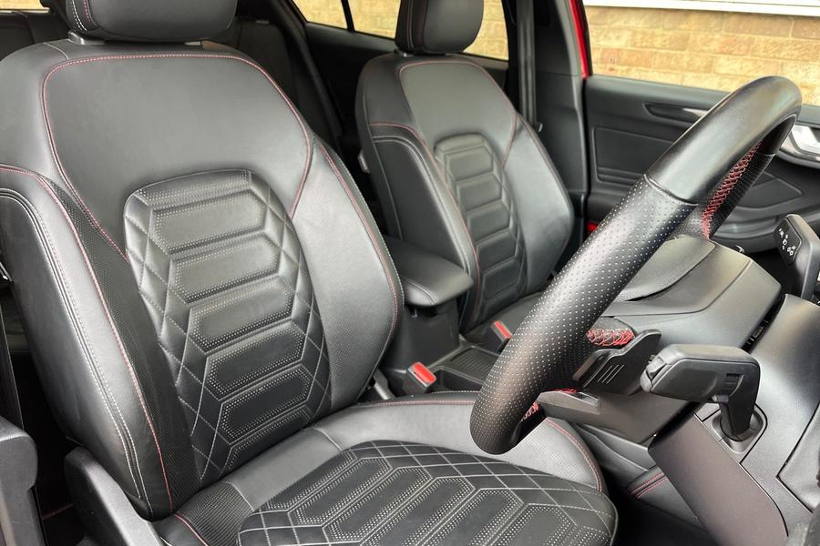 Ford FOCUS Photo autoimg-2db6c7e9ff563bf7f81b11a11d91cf6e67f0b76a.jpg