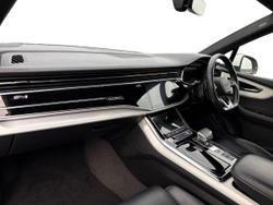 AUDI Q7 Photo 2