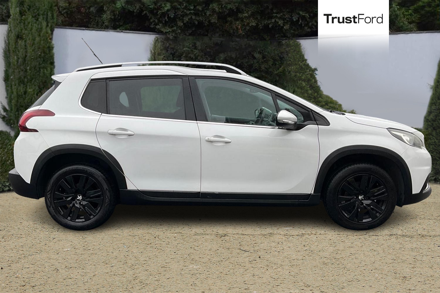 Peugeot 2008 Photo 2