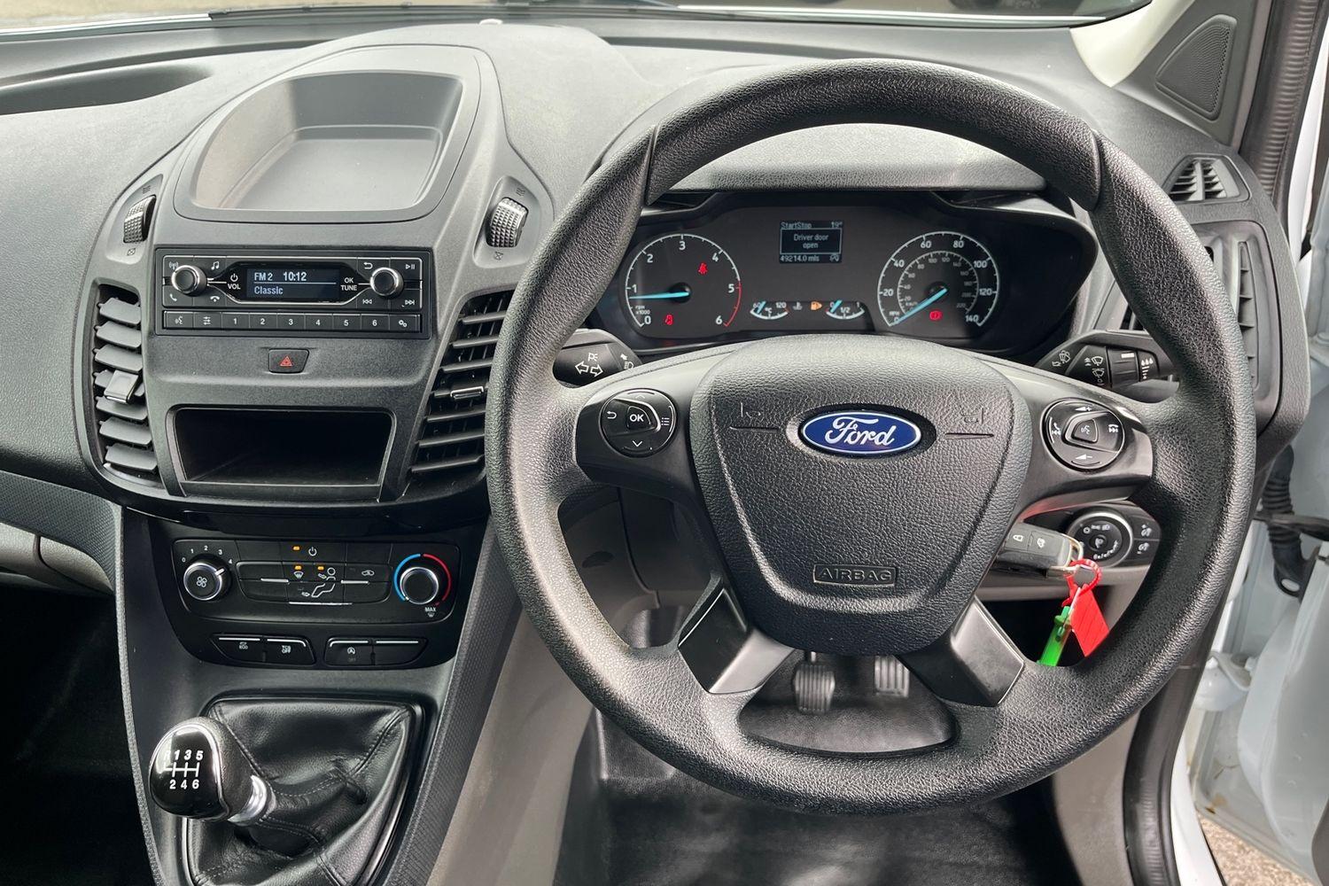 Ford TRANSIT CONNECT Photo 32