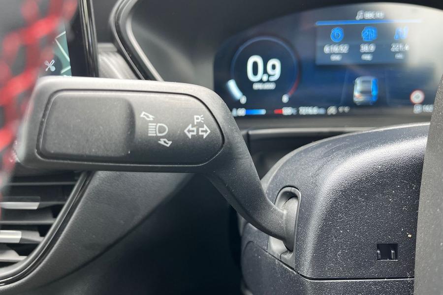 Ford Kuga Photo autoimg-2dc2d2f3ecbe477a517dd23d8706cdbeb7046e20.jpg
