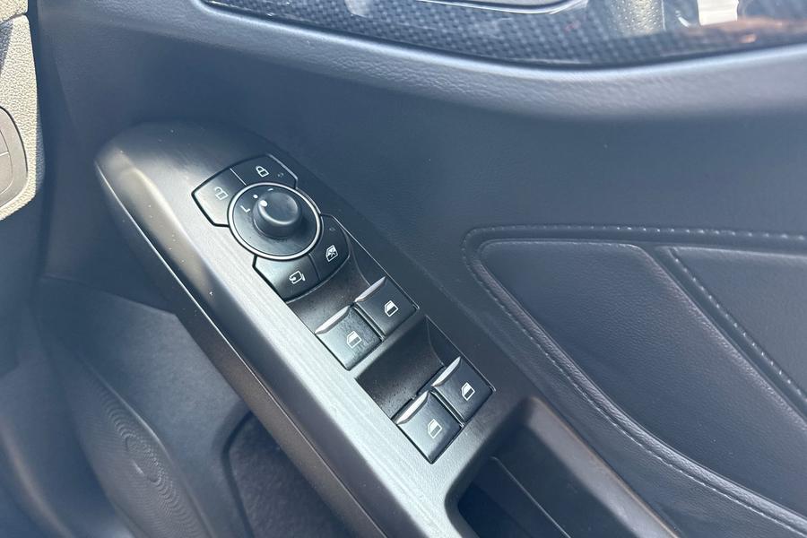 Ford FOCUS Photo autoimg-2dc42c6c36620e8e7ab5eec35d4ca2c9ef827914.jpg