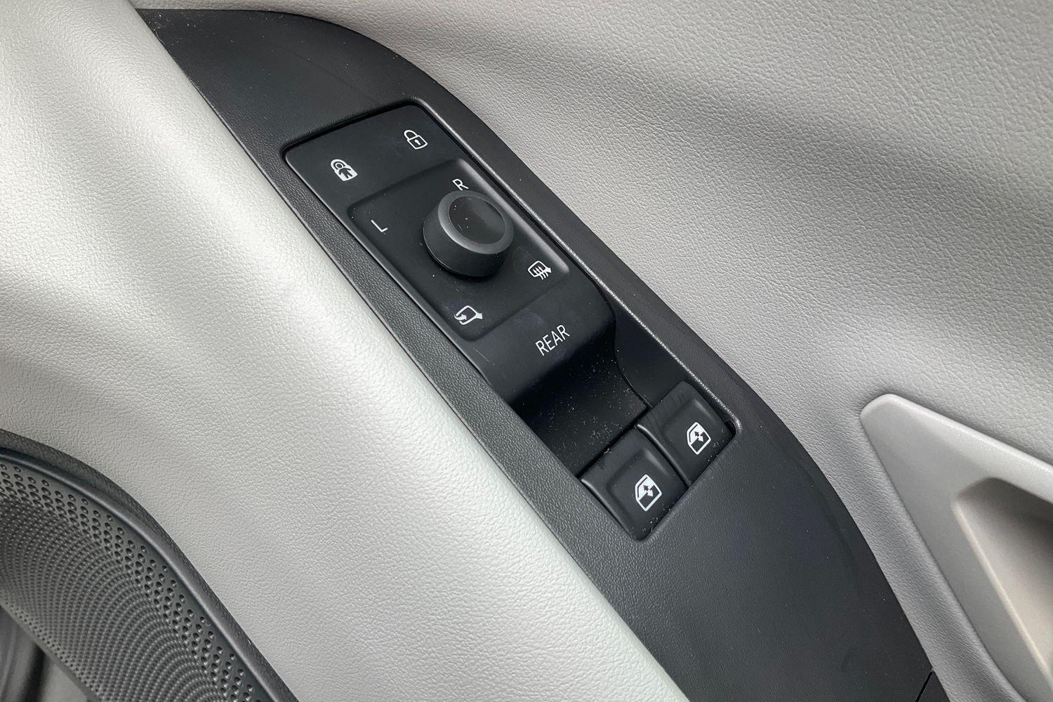 Ford Explorer Photo 15