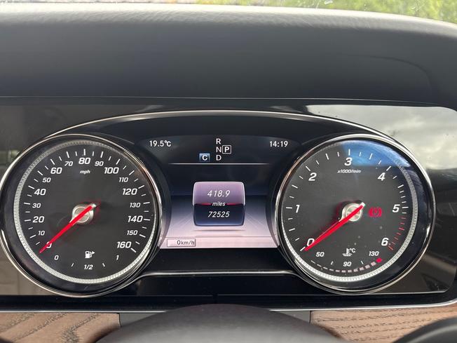 MERCEDES-BENZ E Class Photo 15