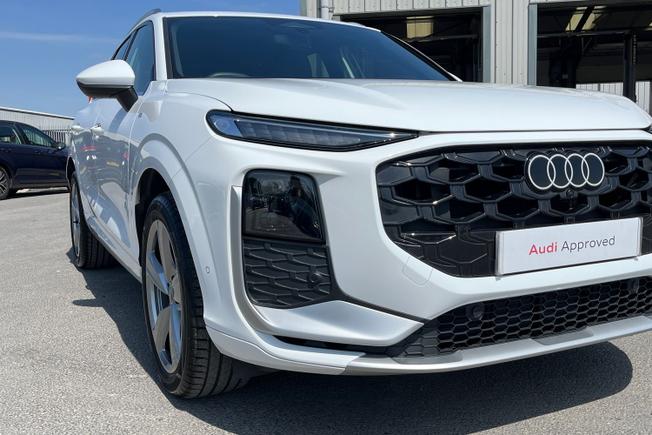 AUDI Q3 Photo 19