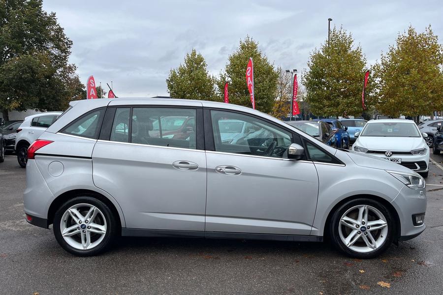 Ford GRAND C-MAX Photo autoimg-2dc8ed66b70596ef7d89d5e6c27b0ea19af06ec7.jpg