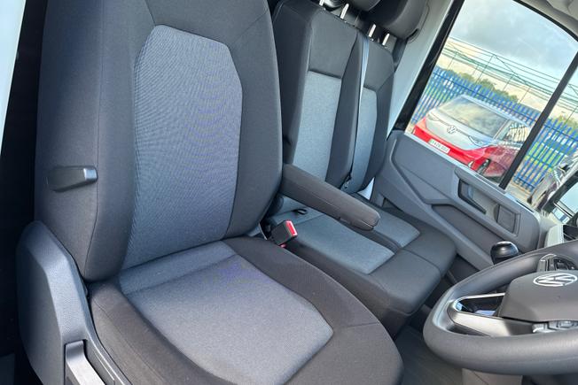 VOLKSWAGEN Crafter Photo 24
