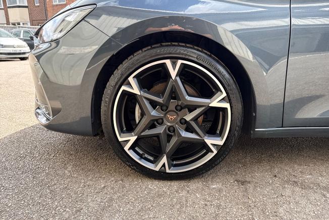 CUPRA Leon Photo 26