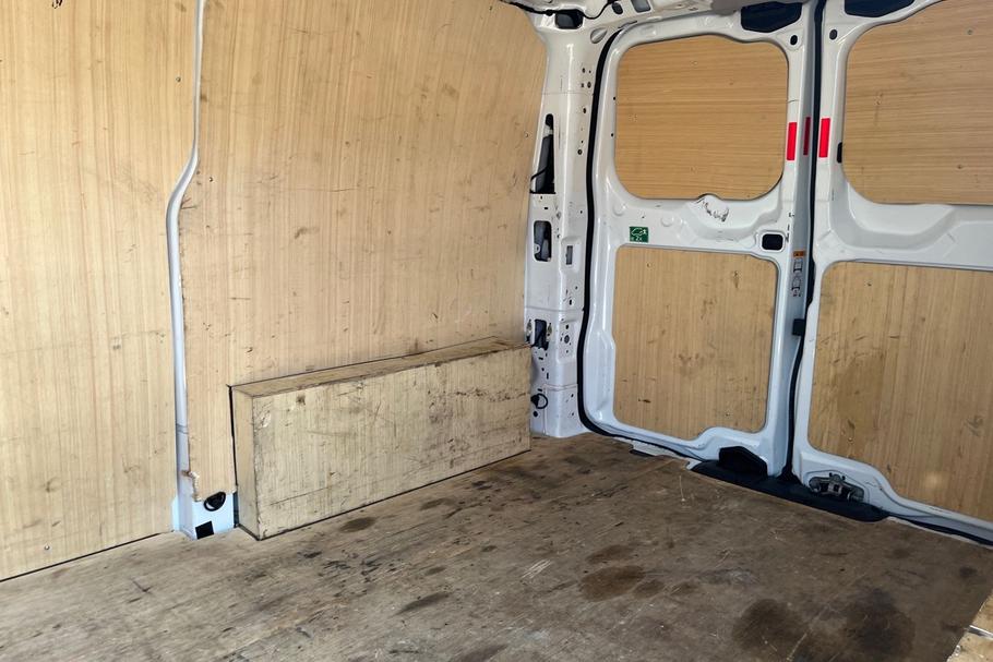 Used Ford TRANSIT CUSTOM BC24LRN 5