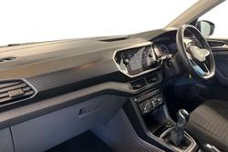Volkswagen T-Cross Photo 2