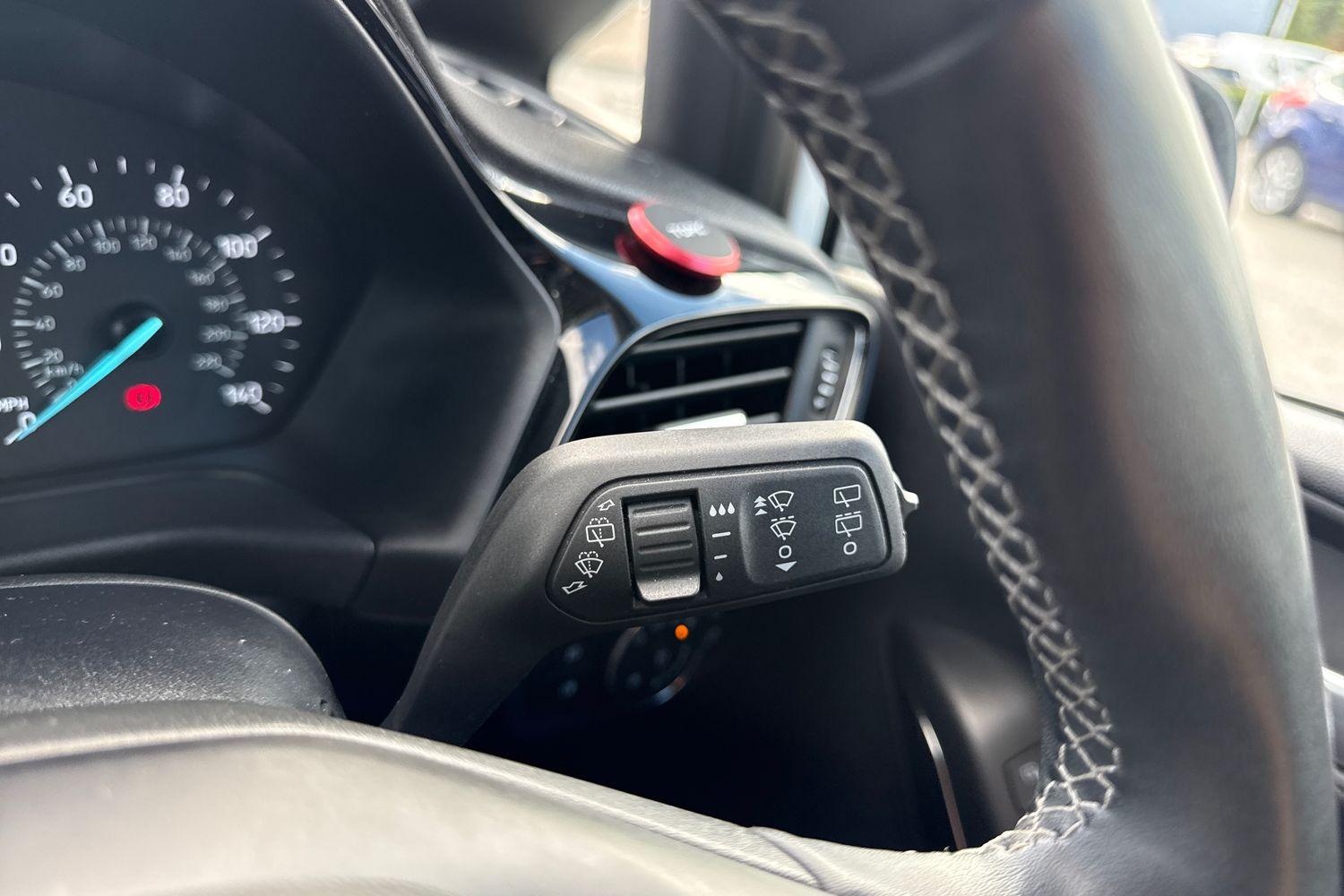 Ford FIESTA Photo 14