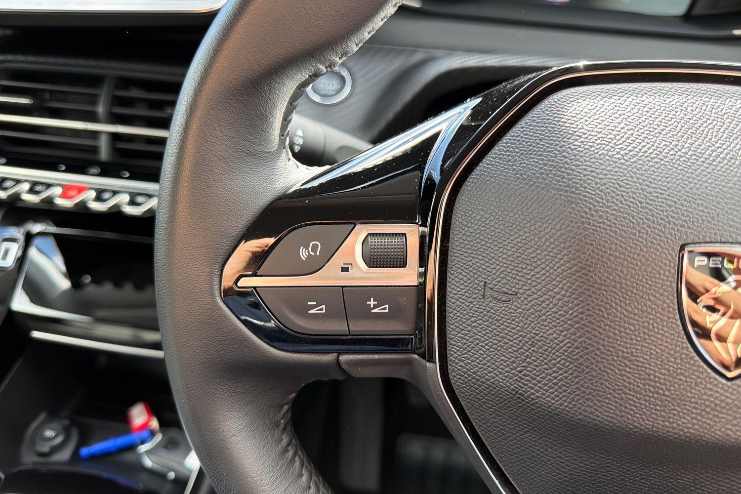 Peugeot 208 Photo 24