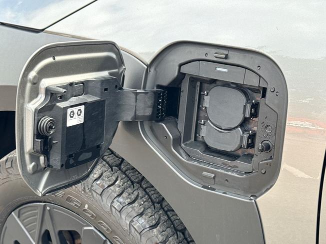 TOYOTA bZ4X Photo 33
