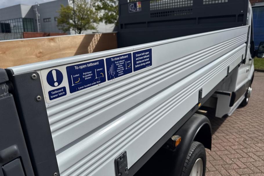 Used FORD TRANSIT MJ72NWE 25