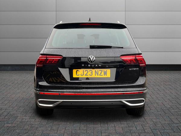 Volkswagen Tiguan Photo autoimg-2ddf60b59538c5c7b2040e9d81f38cd5abd0fc77.jpg