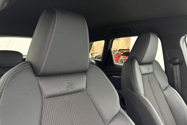 Audi Q4 Photo 29