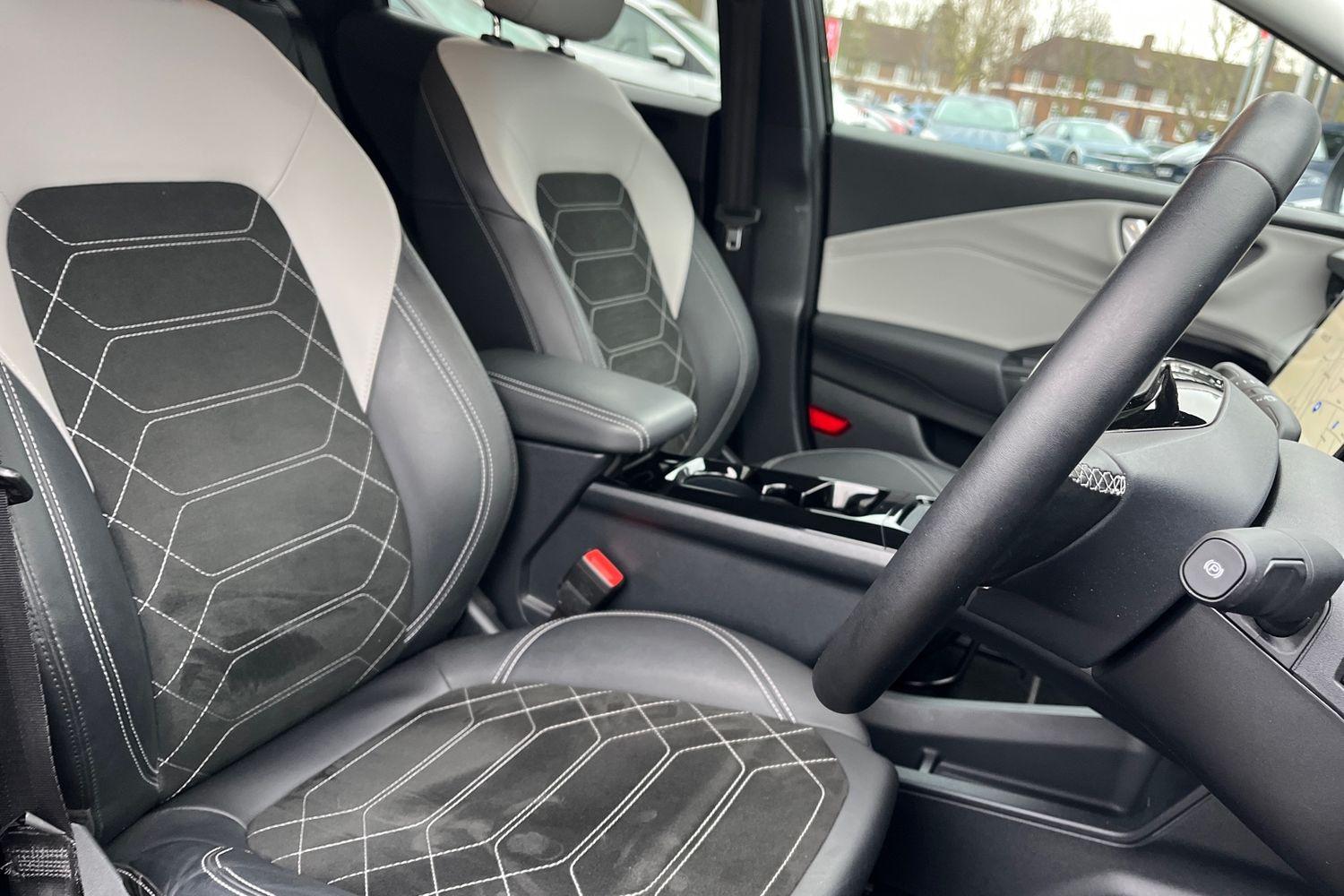 Ford Puma Gen-E Photo 16