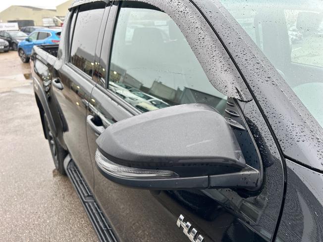 TOYOTA Hilux Photo 20
