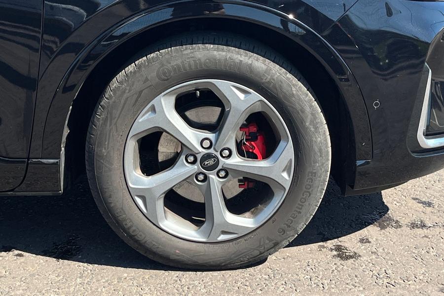 Ford KUGA Photo autoimg-2de9c0a5e8c1d2e5c520592049edee53d01b5fb0.jpg