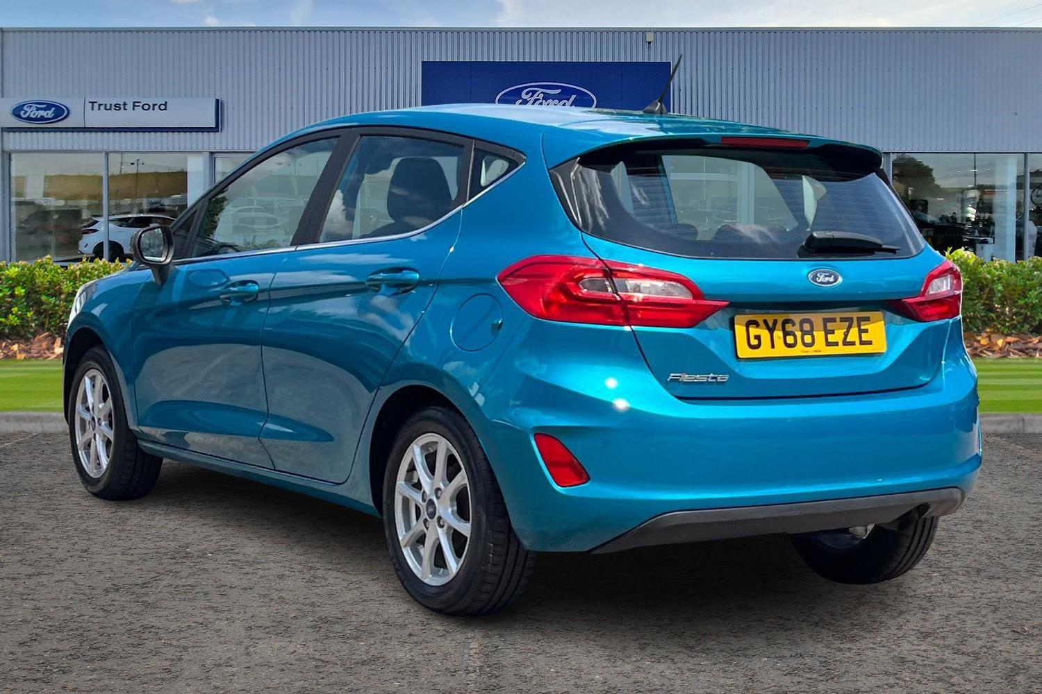 Ford FIESTA Photo 1