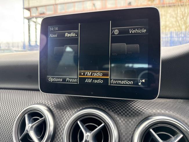 MERCEDES-BENZ A Class Photo 35