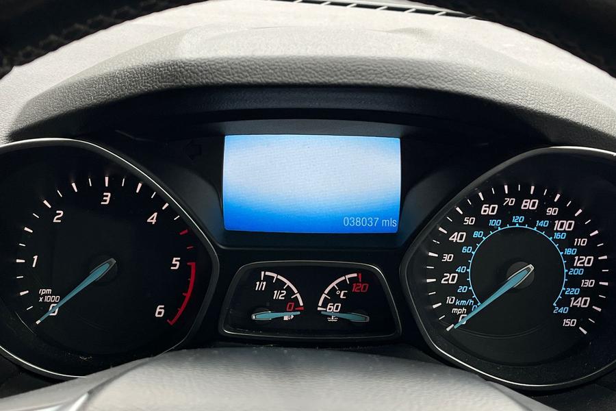 Ford Kuga Photo autoimg-2df460c08a98b58a5c0eea9cb7a5c1d2b2f28a90.jpg
