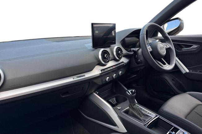 Audi Q2 Photo 2