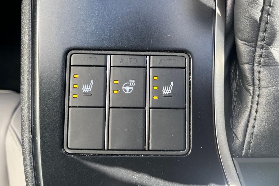 Lexus UX Photo autoimg-2df7b263d46aad1e412cab82438a1408b9a44e1d.jpg