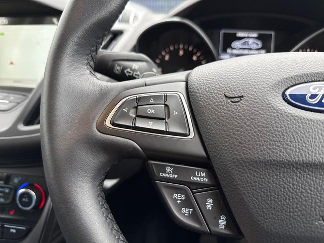 FORD Kuga Photo 16