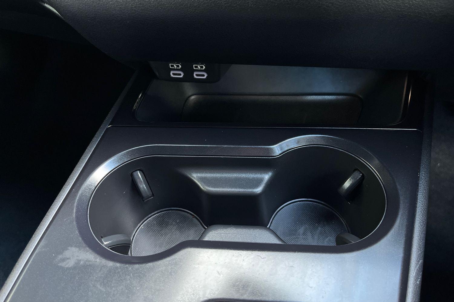 Lexus UX Photo 33