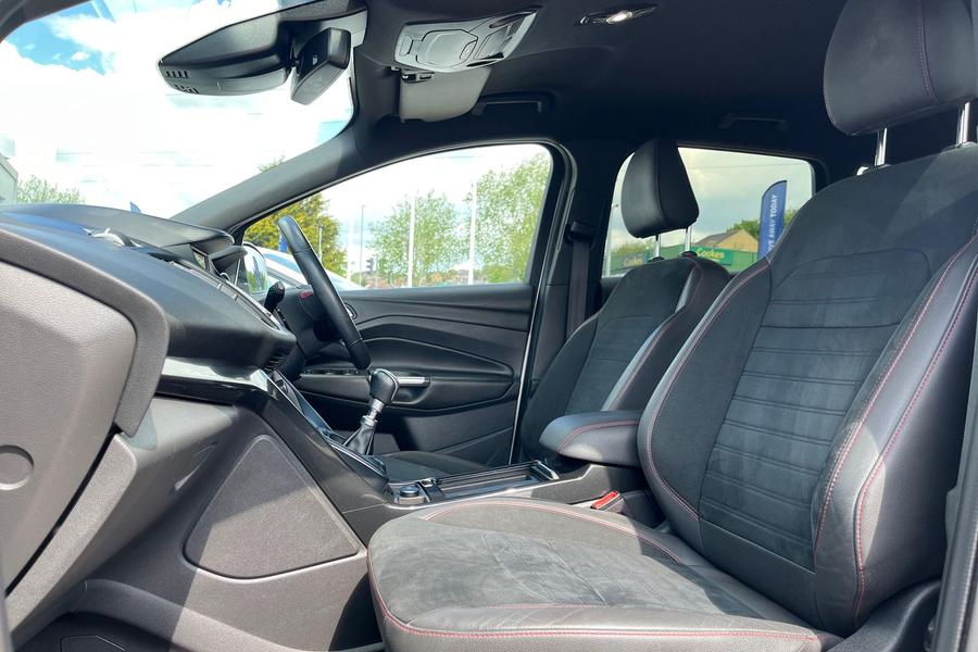 Ford Kuga Photo autoimg-2dfa65f10d8d81155b4cc3d2cb3f7d7a3412c92f.jpg
