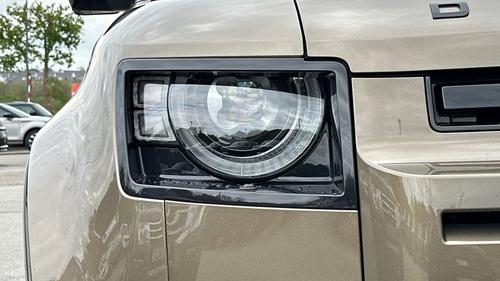 Land Rover Defender Photo autoimg-2dfb3bd3bf8edd5f4f585d300d433f127c53d777.jpg