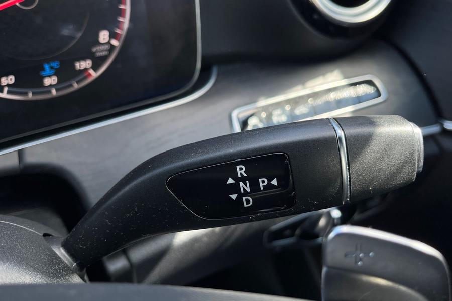 Mercedes-Benz E CLASS Photo autoimg-2dfdf6148cb990f4bc244d85bae3dab1103eb139.jpg