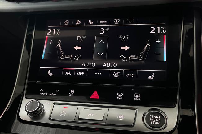 AUDI Q8 Photo 22