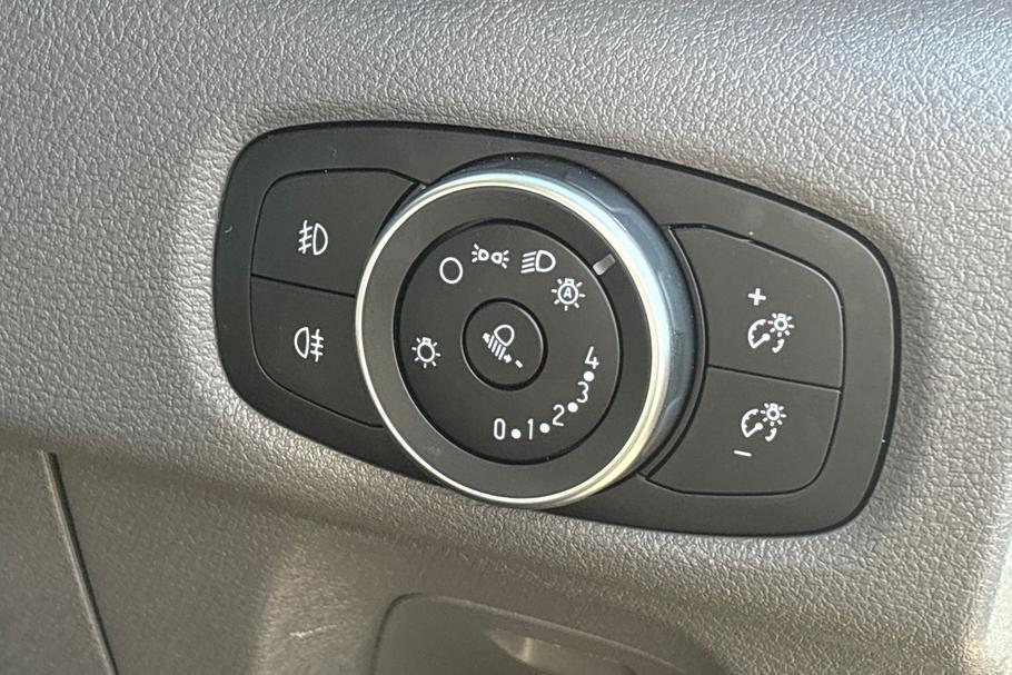 Used FORD TRANSIT CUSTOM MM73UHT 8