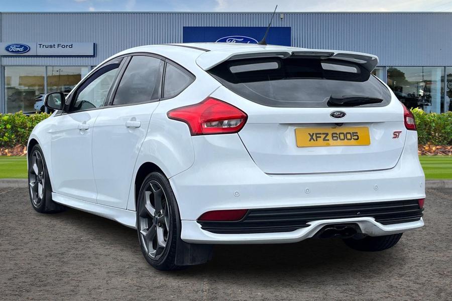 Ford FOCUS Photo autoimg-2e00c853bcbb2ba040926b103fa81ff17bddf32d.jpg