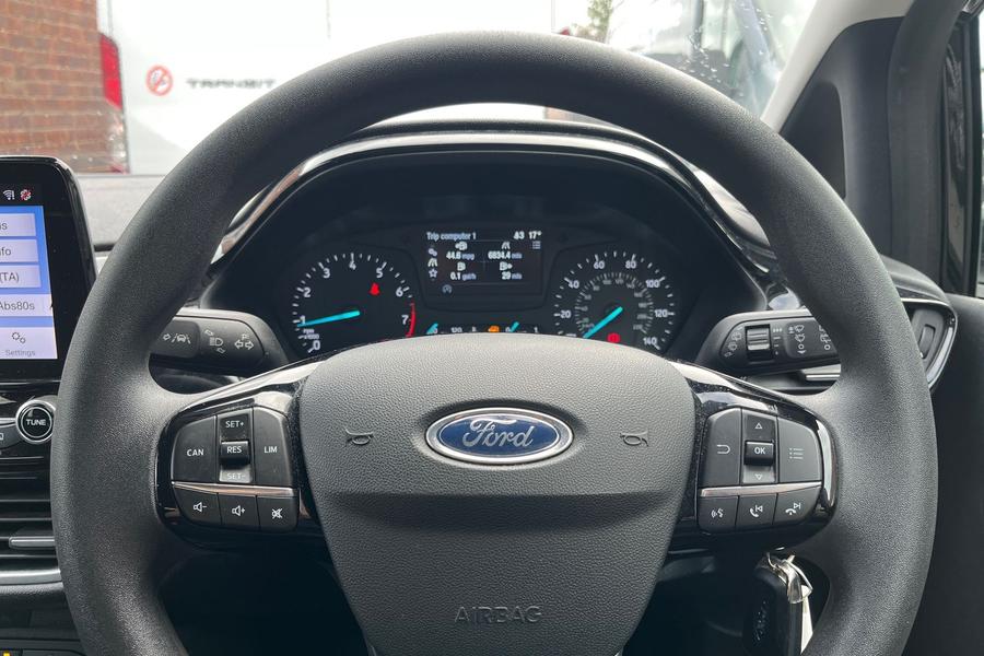 Ford FIESTA Photo autoimg-2e04dd73c50bca9d425a271b9e425d8897ffb51f.jpg