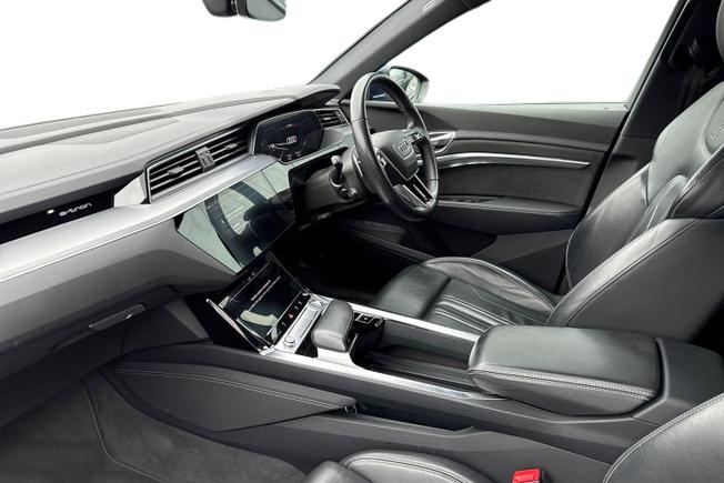Audi e-tron Photo 2