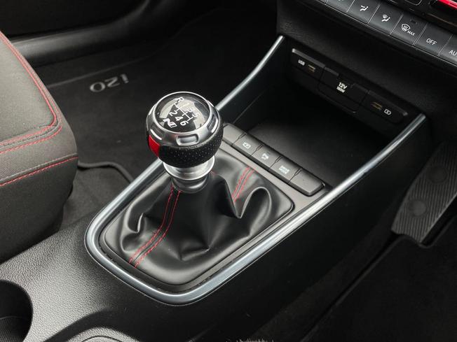 HYUNDAI i20 Photo 41