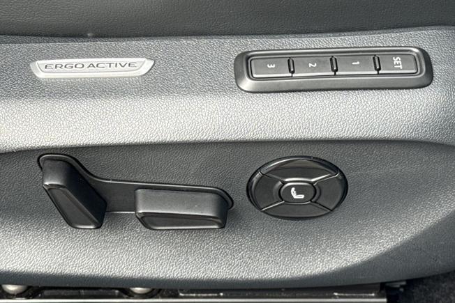 Volkswagen Passat Photo 24