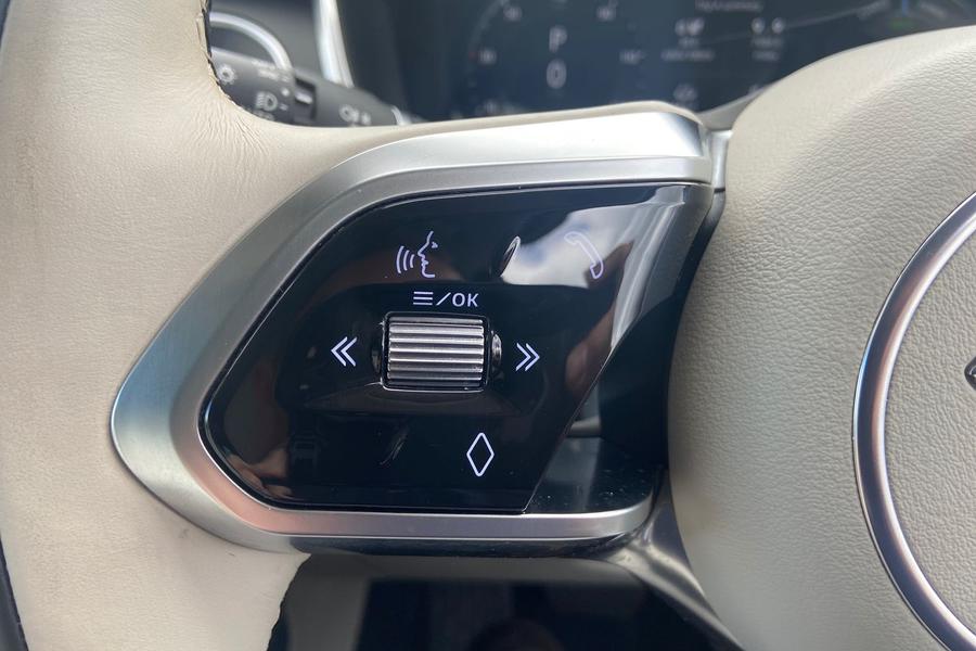 Jaguar I-PACE Photo autoimg-2e0c26bd8022b2410a0191833df8cb99f51b1037.jpg