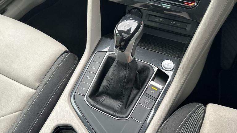 Used Volkswagen Tiguan VK72DTX 13