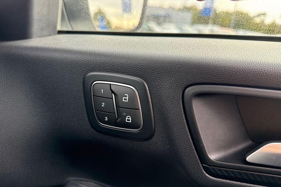 Ford KUGA Photo autoimg-2e0da80cb9b26609e3cd7b2646add7fbab6a2556.jpg
